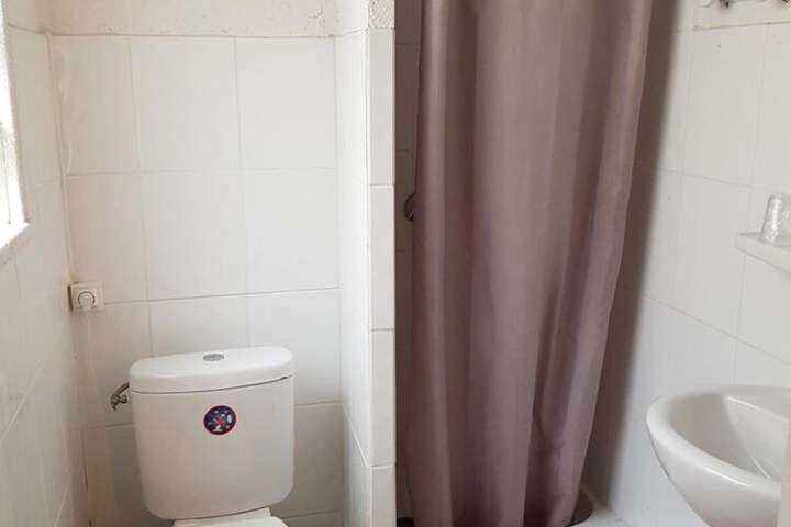 Room 42 of 69