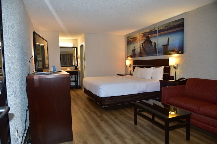 1 King Bed (27 of 30)