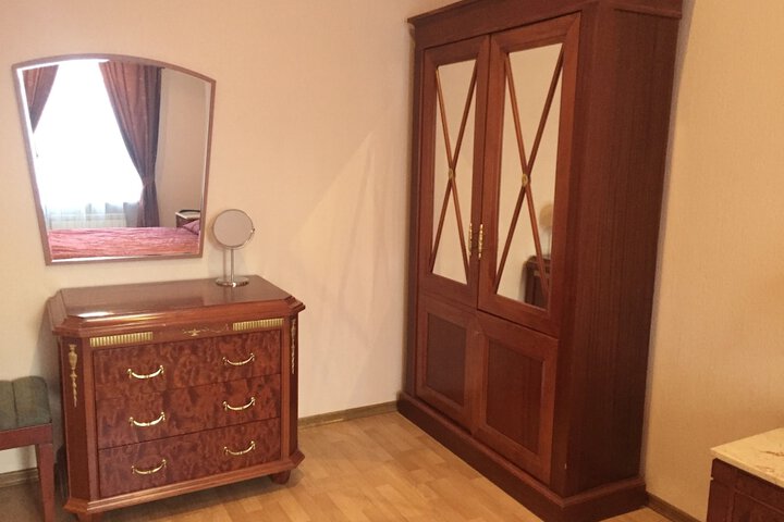 Room 27 of 62