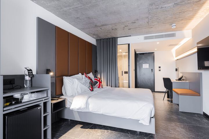 Room 26 of 82