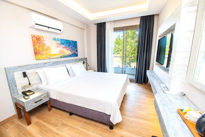 Room 2 of 169