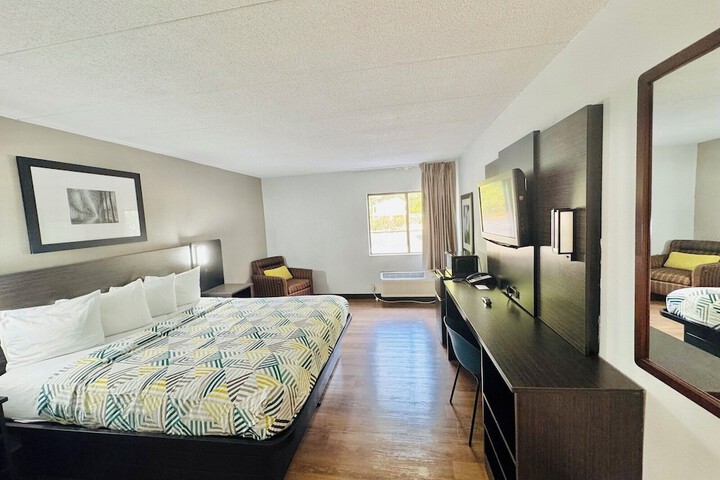 Room 35 of 91