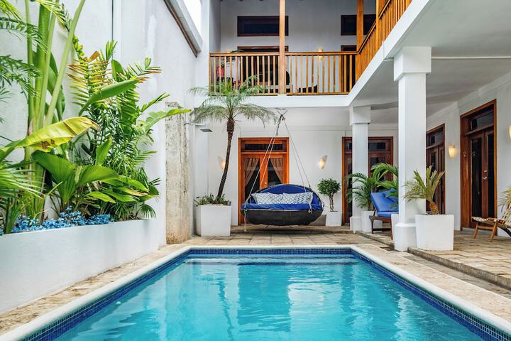 Pool 40 of 52