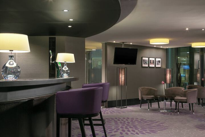 Lounge 78 of 90