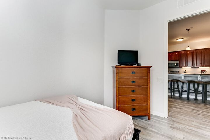 Room 4 of 65