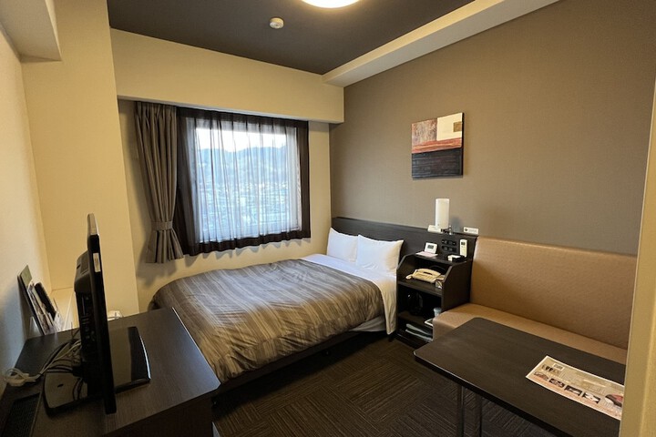 Room 4 of 31