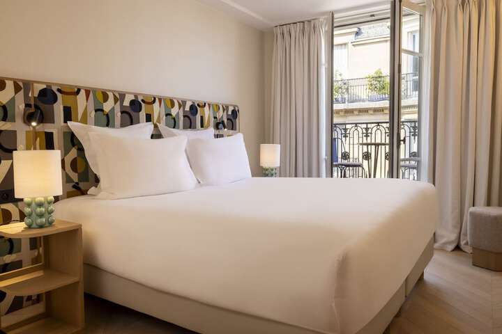 Room 32 of 91