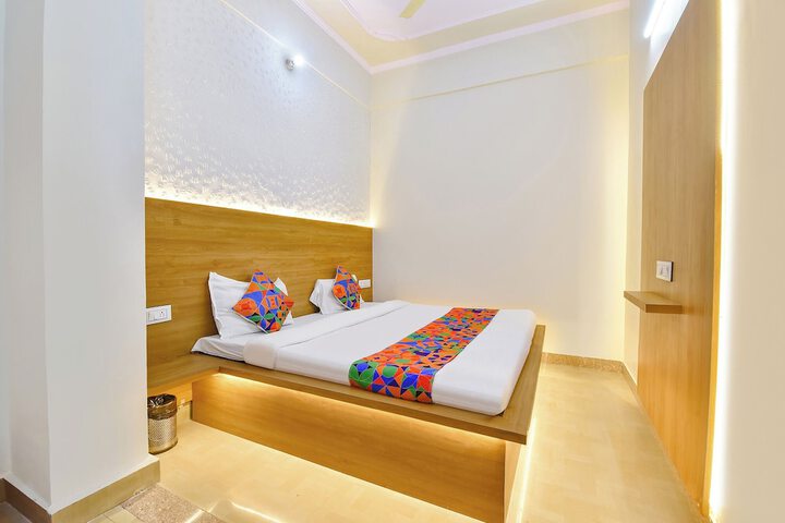Room 14 of 36