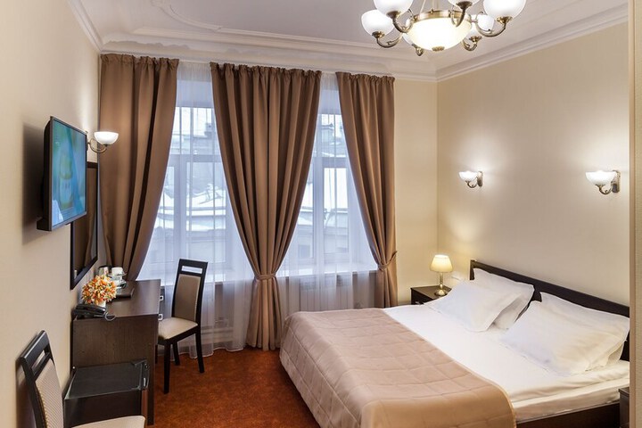 Room 21 of 83