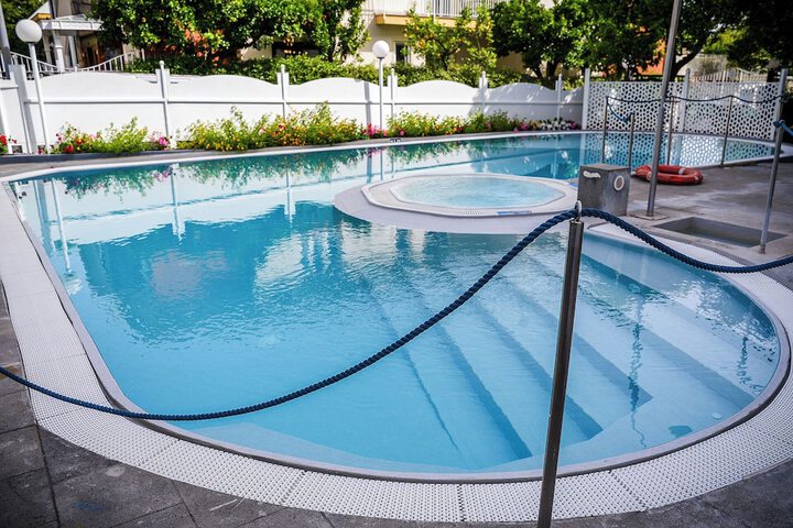 Pool 11 of 31