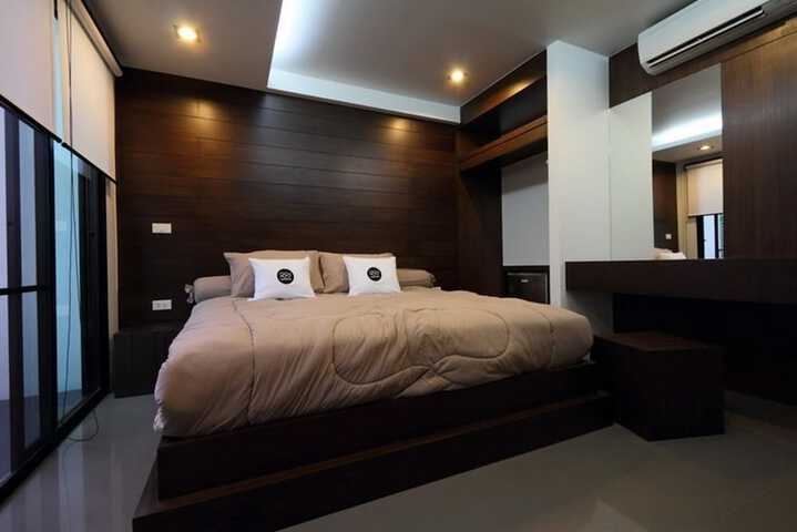 Room 4 of 94