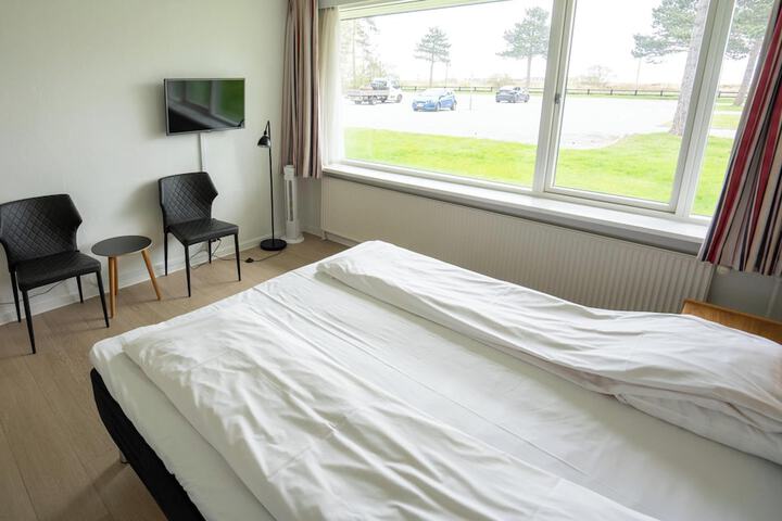 Room 16 of 71