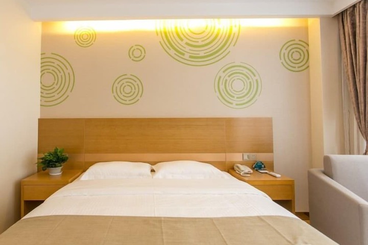 Room 7 of 52