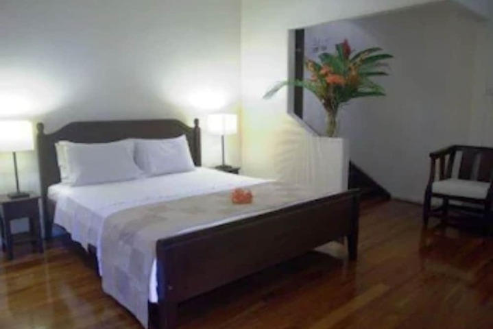 Room 6 of 44