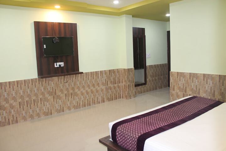 Room 9 of 27