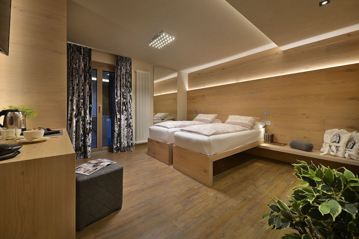 Room 66 of 211