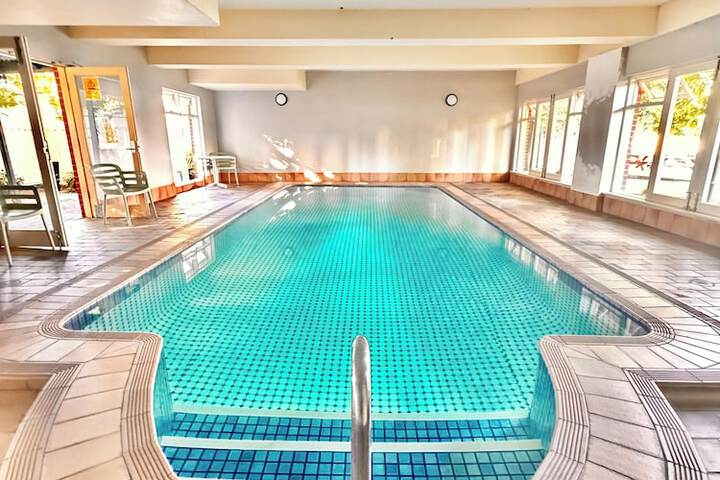Pool Hotel