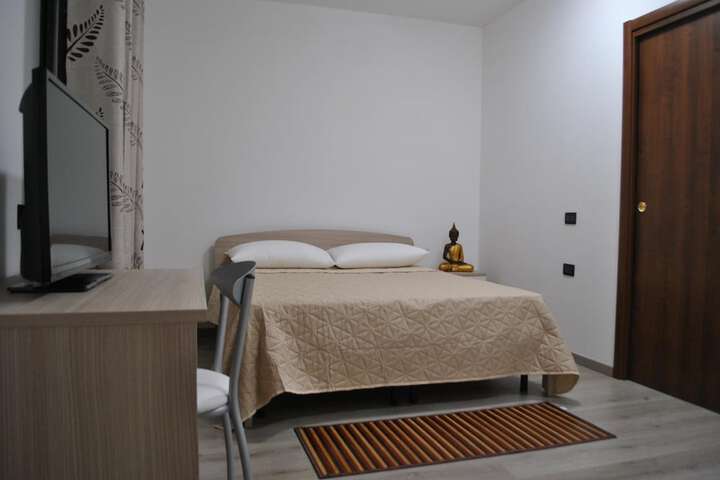 Room 17 of 37