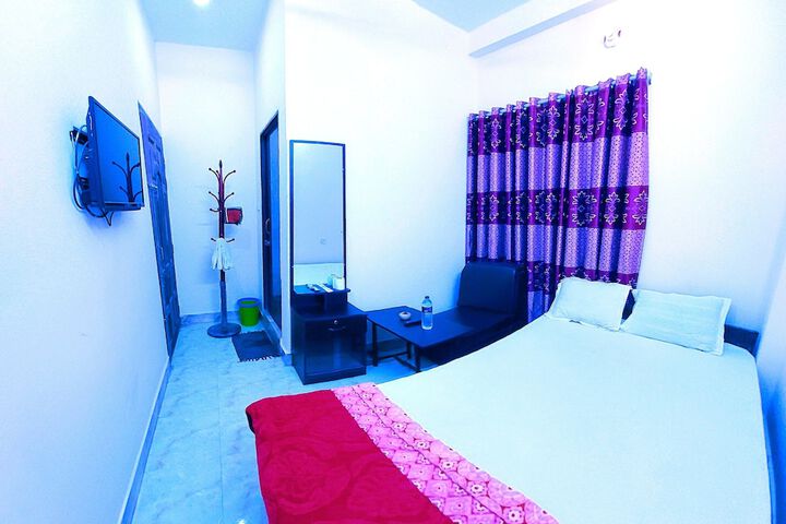 Room 2 of 6