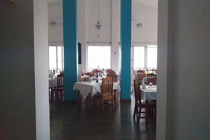 Dining 14 of 16