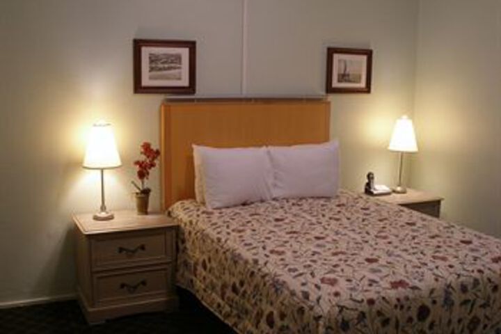 Room 6 of 23
