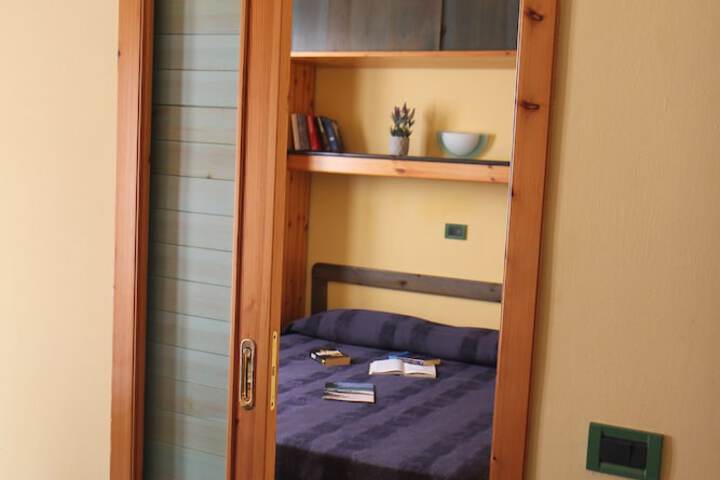 Room 5 of 114