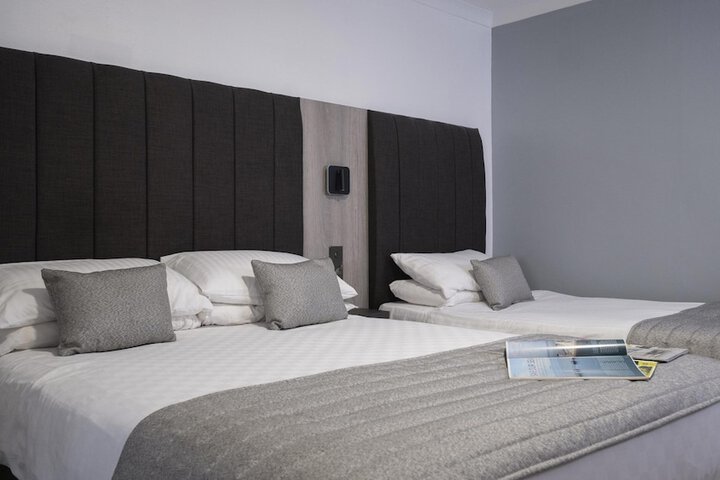 Room 15 of 175
