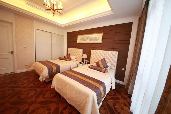 Room 5 of 31