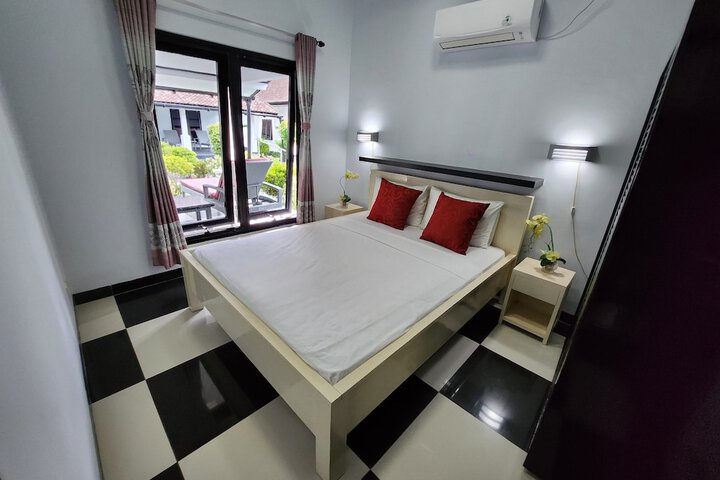 Room 2 of 111