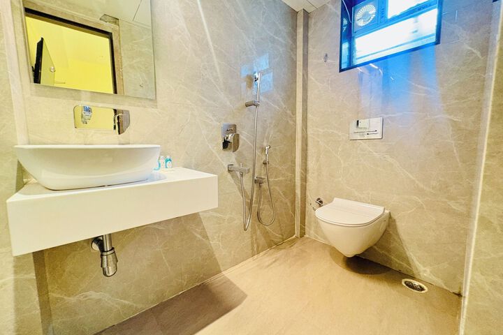 Room 3 of 18