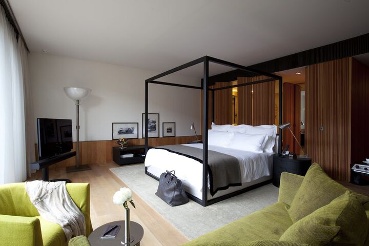 Room 30 of 136