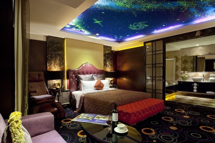 Room 5 of 30
