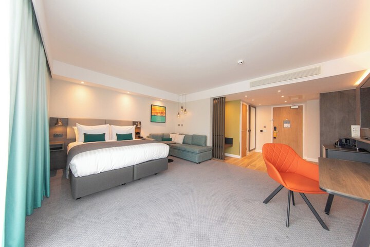 Room 30 of 120