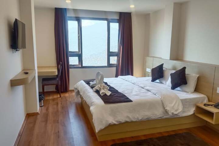 Room 2 of 15