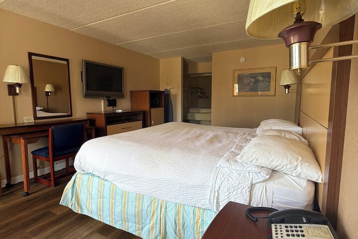 Room 18 of 38