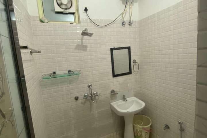Room 8 of 8
