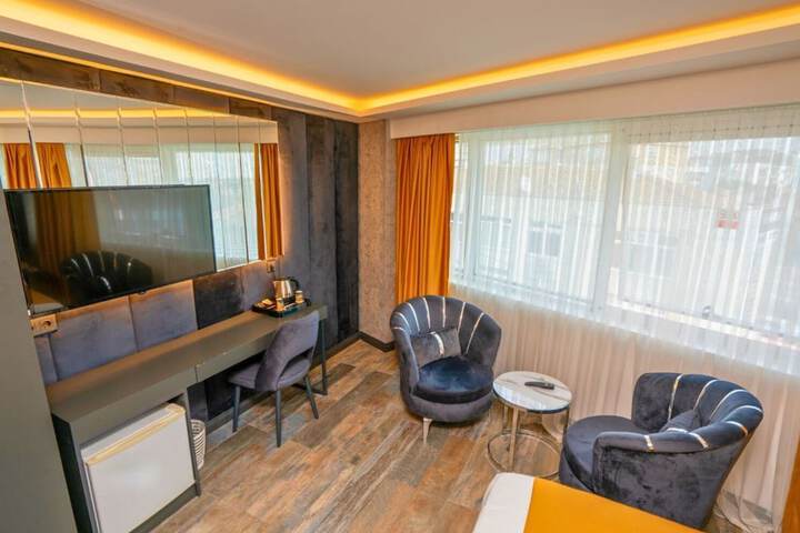 Room 14 of 24