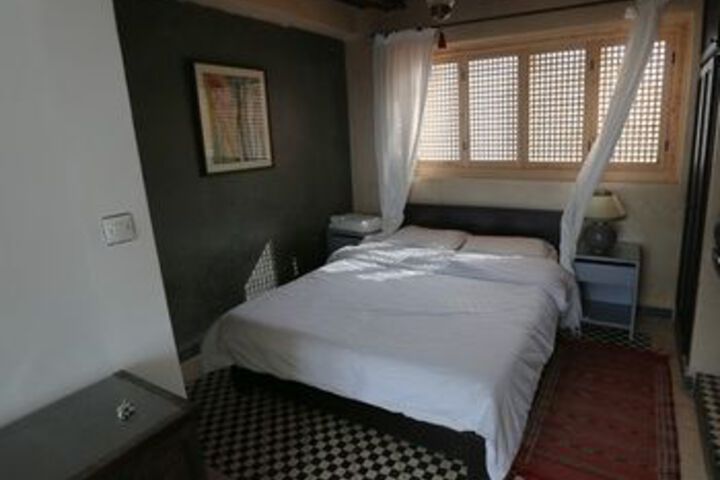Room 16 of 32