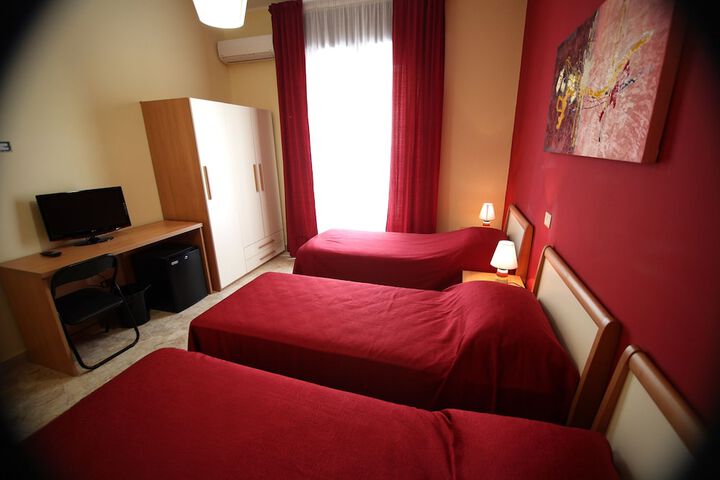 Room 3 of 35