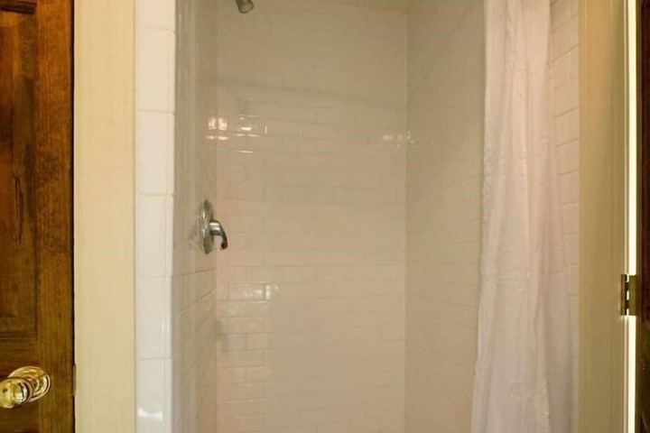 Room 10 of 29