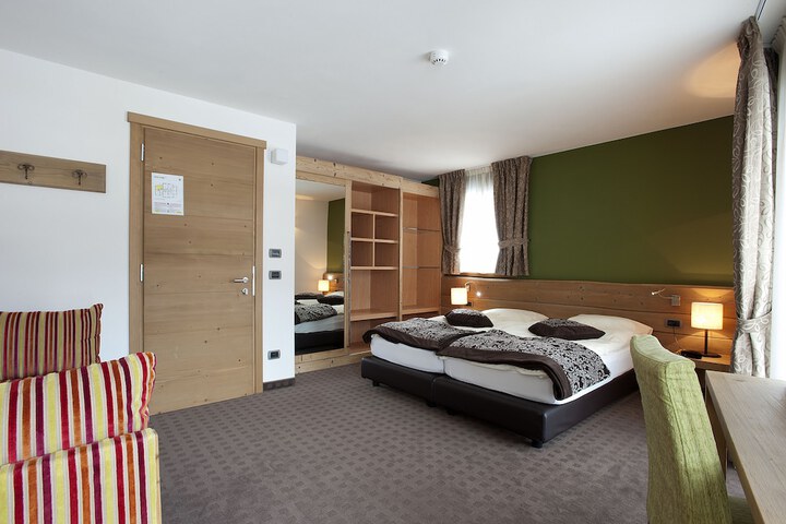 Room 28 of 75