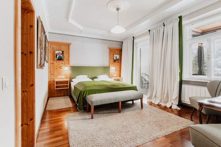 Room 7 of 67