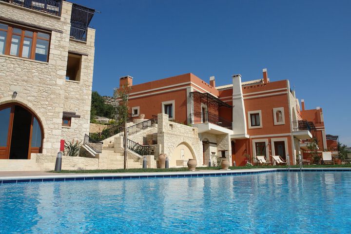 Hotel with Pool