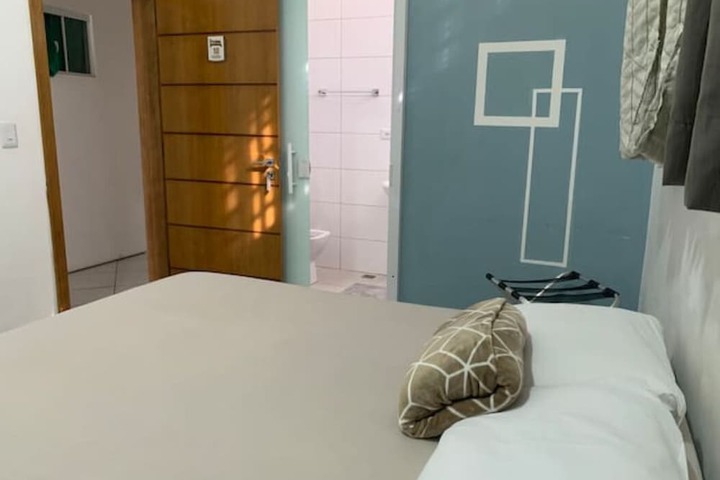 Room 13 of 33