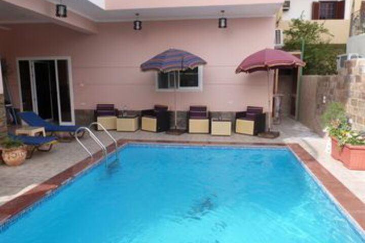 Pool 32 of 48