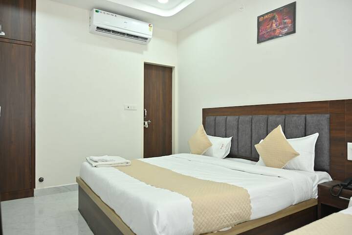 Room 10 of 31