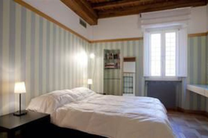 Room 6 of 20