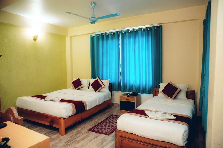 Room 3 of 16