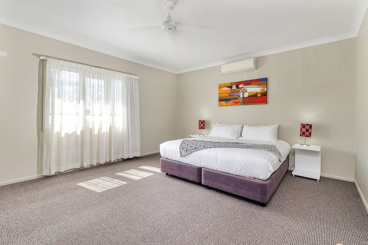 Room 3 of 49