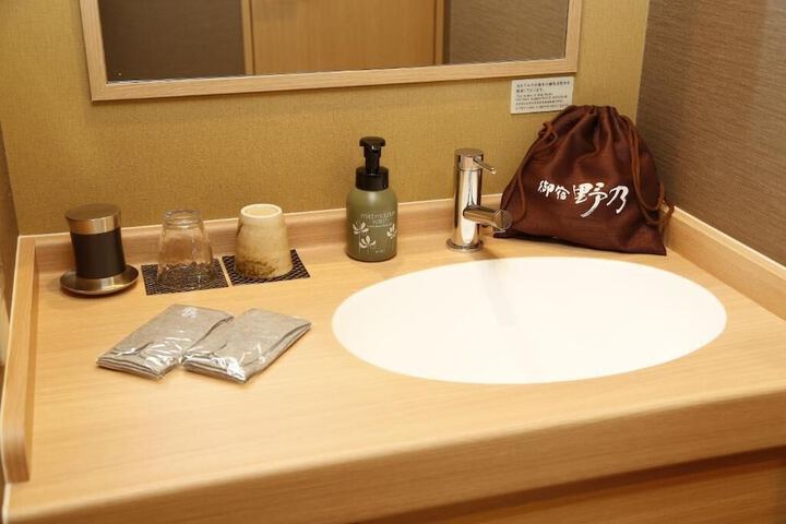 Room 29 of 102